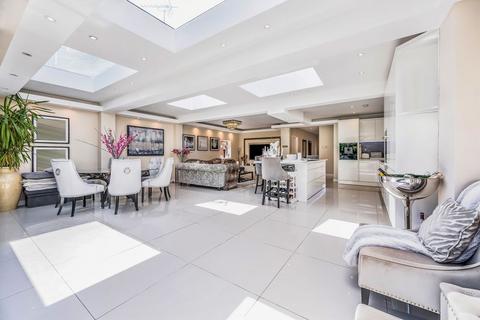 6 bedroom house for sale, Colney Hatch Lane, London N10