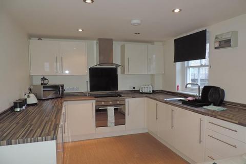 2 bed flat/apartment for rent in Yard 44 Stramongate, Kendal
