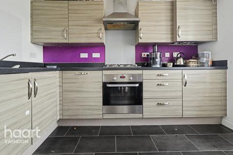 4 bedroom semi-detached house to rent, Hull Road, Swindon