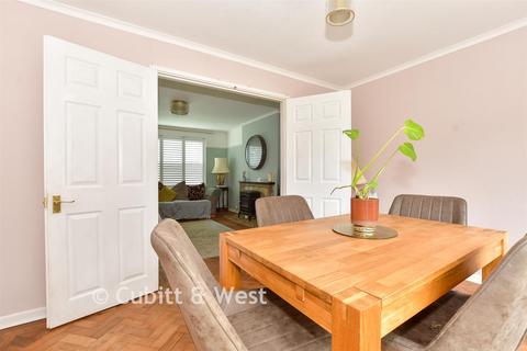 3 bedroom detached house for sale, Trelawne Drive, Cranleigh, Surrey