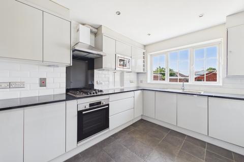 4 bedroom detached house to rent, Welby Crescent, Winnersh, Wokingham, Berkshire, RG41