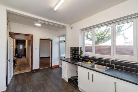 2 bedroom end of terrace house for sale, Gospel Oak Road, Tipton