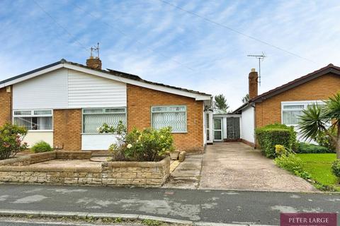 2 bedroom semi-detached bungalow for sale, 5 Spruce Avenue, Rhyl LL18 3SU