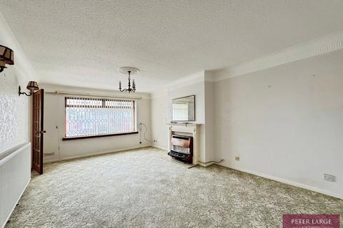 2 bedroom semi-detached bungalow for sale, 5 Spruce Avenue, Rhyl LL18 3SU