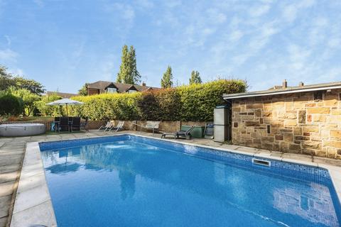 4 bedroom detached house for sale, Kings Close, Pontefract