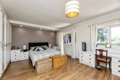 4 bedroom detached house for sale, Kings Close, Pontefract