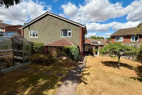 3 bedroom semi-detached house for sale, Kentchurch Close, Hereford