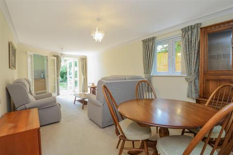 2 bedroom flat for sale, Kings Road, Horsham