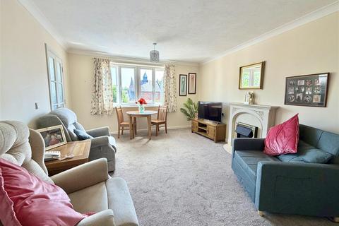 1 bedroom retirement property for sale, 48 Hazledine Court, Longden Coleham, Shrewsbury, SY3 7BS