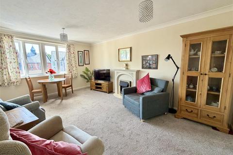 1 bedroom retirement property for sale, 48 Hazledine Court, Longden Coleham, Shrewsbury, SY3 7BS