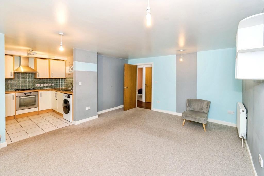 Apartment in Southampton - View 5