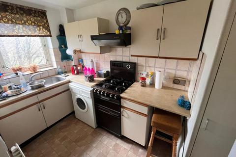2 bedroom flat for sale, Flat 6 Park View Court, 90 Chinbrook Road, Grove Park, London, SE12 9TF