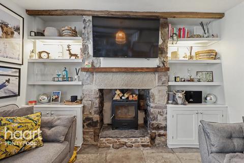 2 bedroom cottage for sale, Alma Street, Pontypool