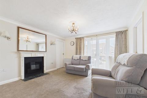 1 bedroom retirement property for sale, St. Martins Way, Battle