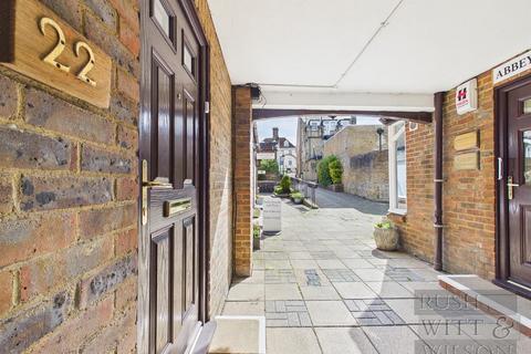 1 bedroom retirement property for sale, St. Martins Way, Battle
