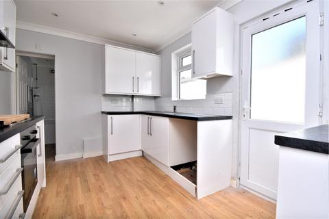 1 bedroom in a house share to rent, Cambridge Road Rochester ME2