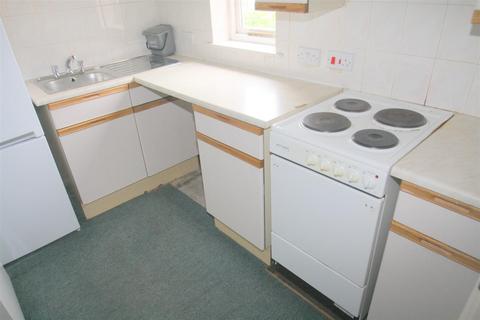 Studio to rent, Victoria Court, Victoria Street, Maidstone ME16