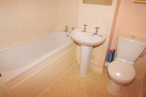 Studio to rent, Victoria Court, Victoria Street, Maidstone ME16