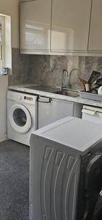 5 bedroom terraced house to rent, Glenny Road, Barking, IG11