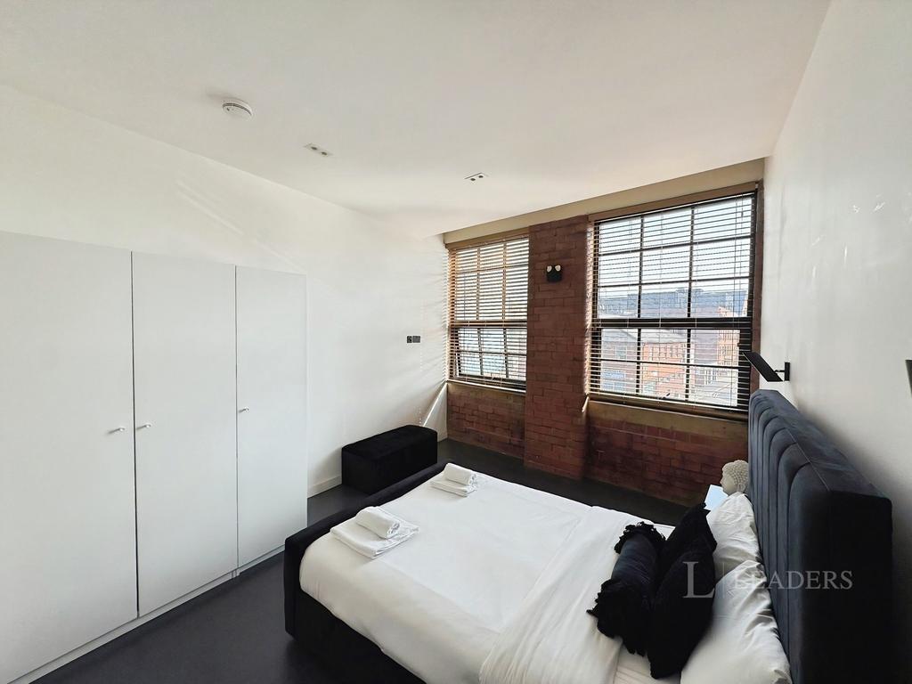 Apartment in Sheffield, South Yorkshire - View 5