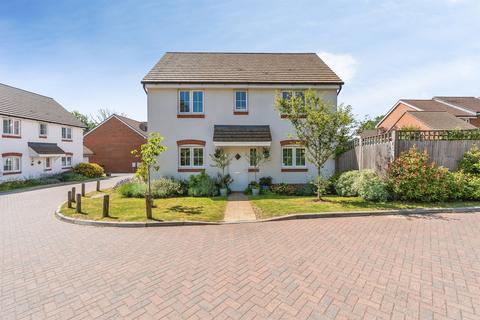 3 bedroom detached house for sale, Kingsmill Drive, Fair Oak, Eastleigh