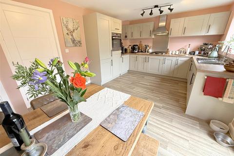 3 bedroom semi-detached house for sale, Palmer Avenue, Bottesford
