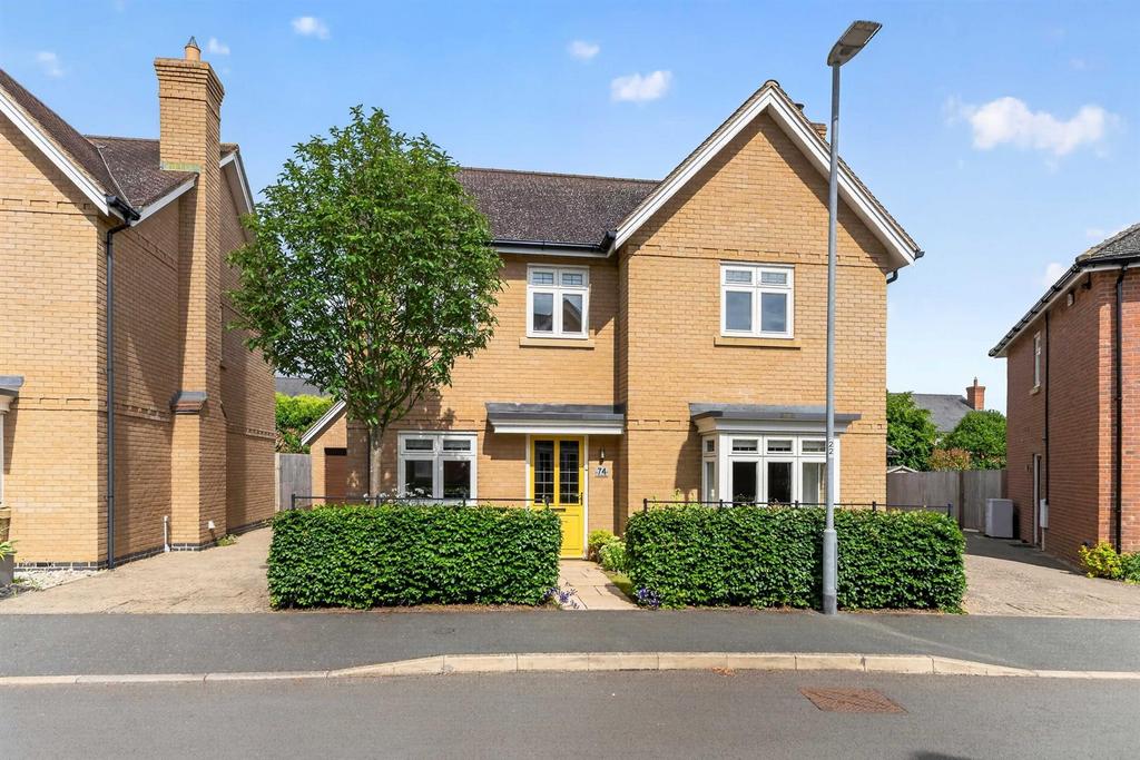 4 bedroom detached house for sale