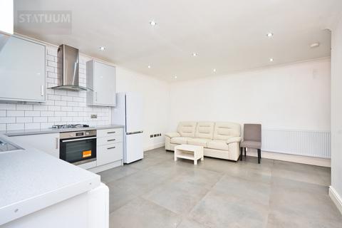 1 bedroom detached house to rent, Eastern Avenue, Gants Hill, Redbridge, Ilford, Essex, IG2