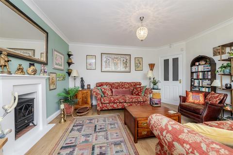 3 bedroom detached bungalow for sale, Green Lane, St. Albans