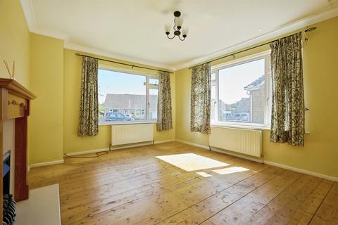 2 bedroom detached bungalow for sale, Shreen Way, Gillingham
