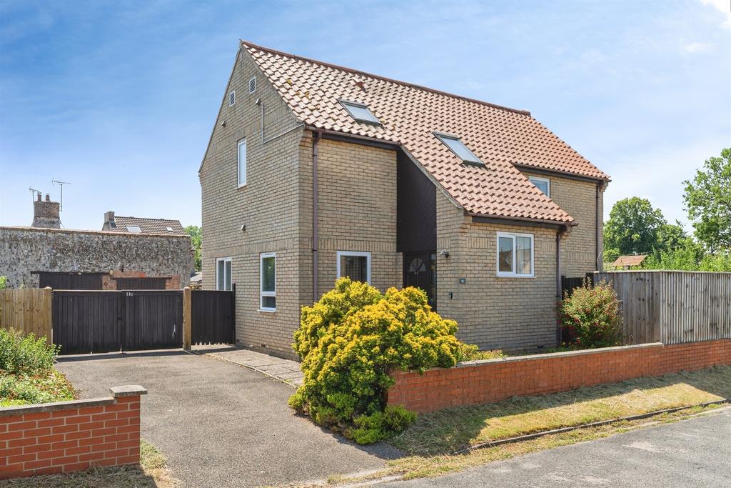 3 bedroom detached house for sale