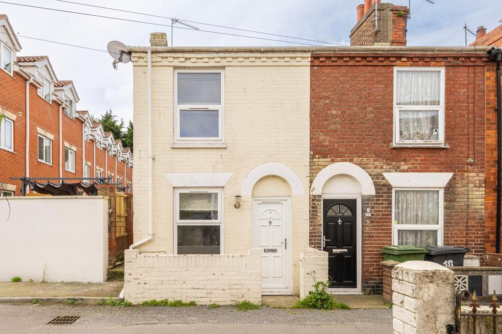 2 bedroom end of terrace house to rent