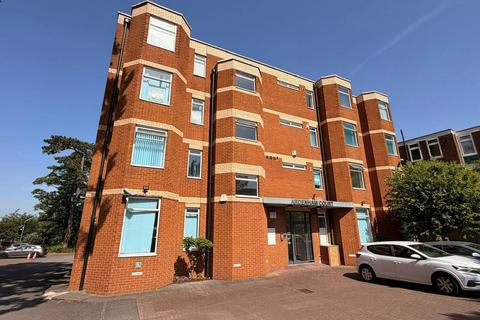 Office to rent, Oxford Rd Aylesbury HP19 8HT
