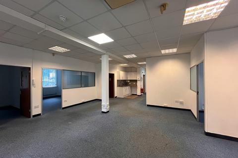 Office to rent, Oxford Rd Aylesbury HP19 8HT