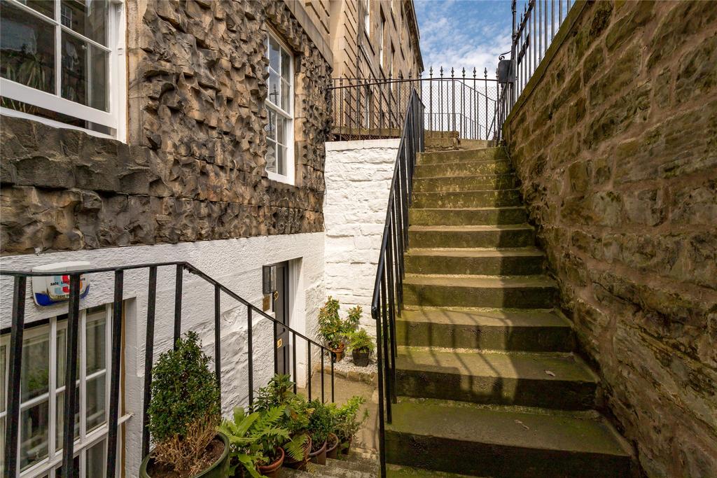 Drummond Place, Edinburgh - View 3