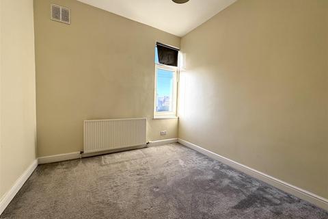 3 bedroom terraced house to rent, Midland Road, Royston, Barnsley