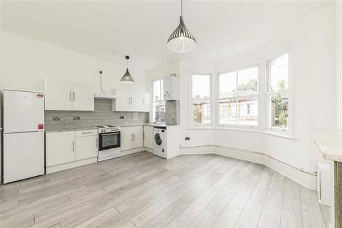2 bedroom flat to rent, Drakefell Road, London SE4
