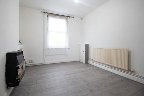 2 bedroom terraced house to rent, Regent Street, Wellingborough, NN8