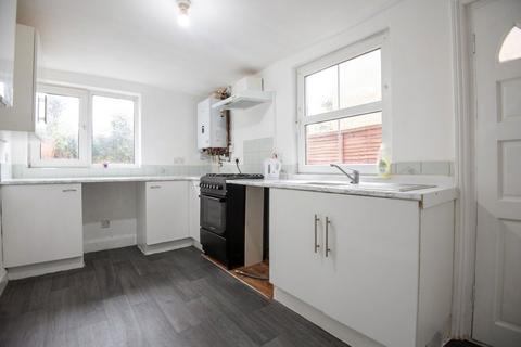 2 bedroom terraced house to rent, Regent Street, Wellingborough, NN8