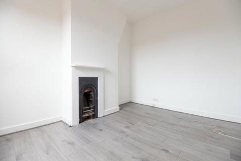 2 bedroom terraced house to rent, Regent Street, Wellingborough, NN8