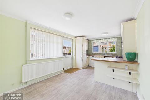 2 bedroom detached bungalow for sale, Foulgar Close, South Woodham Ferrers