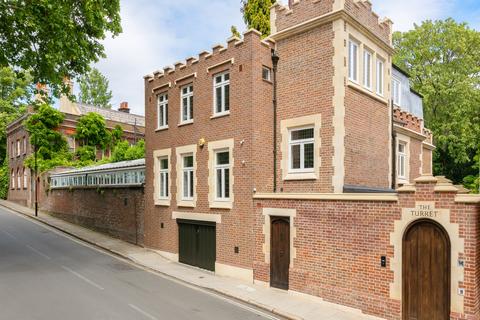 Frognal, Hampstead Village NW3
