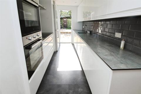 3 bedroom terraced house to rent, Oval Road North, Dagenham, RM10