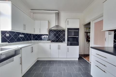 Golfe Road, Ilford
