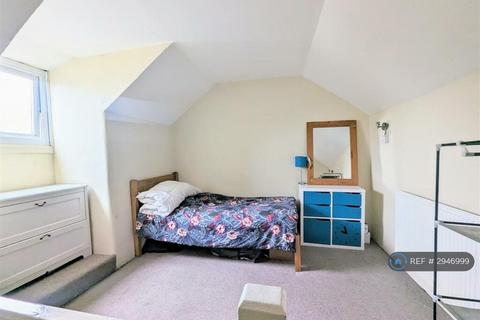 3 bedroom terraced house to rent, Newnham Road, Newark, NG24
