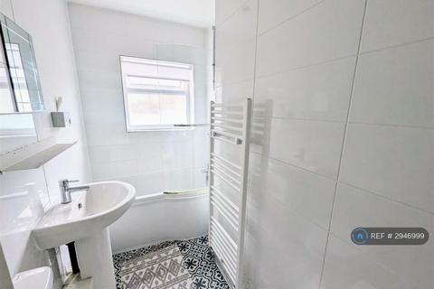 3 bedroom terraced house to rent, Newnham Road, Newark, NG24