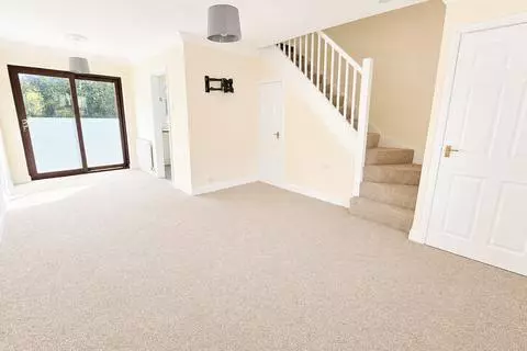2 bedroom townhouse to rent - View 2