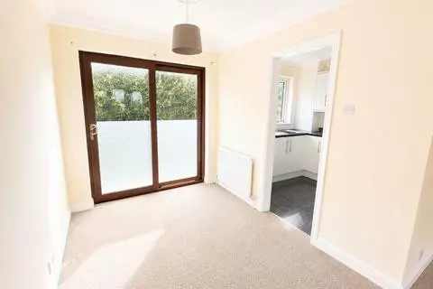 2 bedroom townhouse to rent - View 3