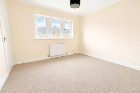 2 bedroom townhouse to rent - View 5