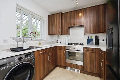 2 bedroom end of terrace house for sale, Chichester Road, Hellingly, Hailsham, East Sussex, BN27